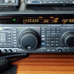 YAESU FT-1000MP