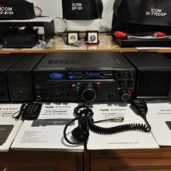 YAESU FT-2000 D wersja 200W stan idealny plus FP-2000 plus SP-2000 plus DMU-2000 plus FH-2 plus mikrofon MH-31B8