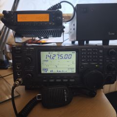 ICOM IC-746 + PS-85 + dodatki