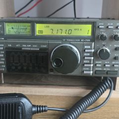 Icom IC735