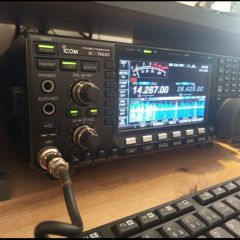 Icom 7600