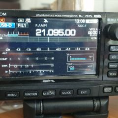 ICOM IC-705 (+ dodatki)
