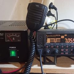 YAESU FT-450 plus zasilacz