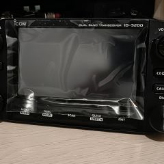 ICOM ID-5200E  radiotelefon mobilny 2m/70 cm, 50W, FM, D-Star. Jak nowe.