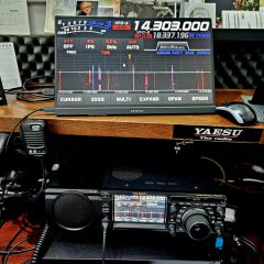 YAESU FTDX10 + z akcesoriami