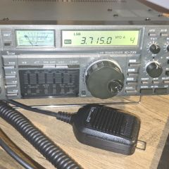 Icom IC 735