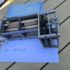 Kondensator z przekładnią 35-1051 pF