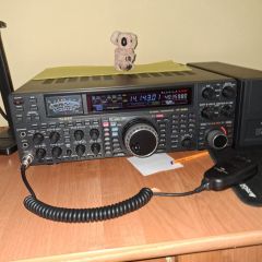 Yaesu FT-2000