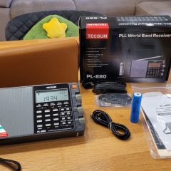Odbiornik globalny Tecsun PL-880