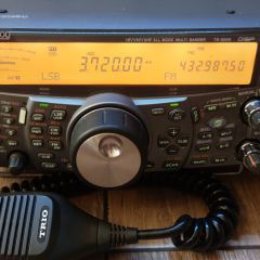 Kenwood TS-2000 KF/6m/2m/70cm ATU
