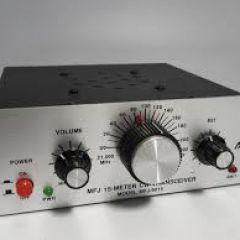 Kupię transceiver MFJ typ  MFJ-9040 ,lub MFJ-9030, lub MFJ-9020 najchętrniej z kluczem tlg. MFJ.