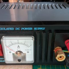 Zasilacz HQ Regulated DC Power Supply – 13,8 V (używany do transceivera Pilgrim)