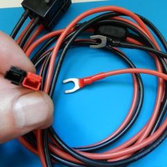 Kabel ze złączem Andersona.