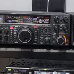 Yaesu FT-2000D 200W Transceiver SP-2000