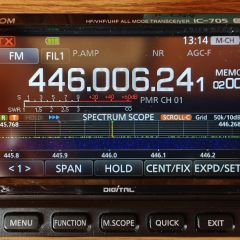 Transceiver Icom IC-705 HF/VHF/UHF z dodatkami