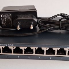 Sprzedam 8-mio portowy gigabitowy switch TP-Link