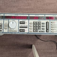 Generator sygnałowy RF Adret 740A  0,1-560MHZ