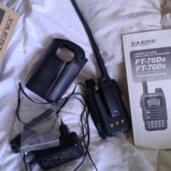 Radiotelefon Yaesu FT-70DE