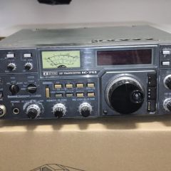 Transceiver KF Icom IC-751 – Sprawny, zamontowane opcjonalne filtry SSB