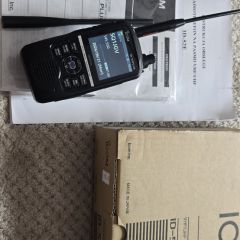 Icom ID-52E Plus
